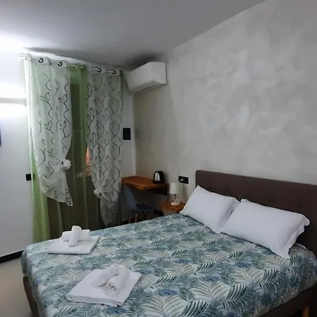 בית הארחה Ambrosia 4*