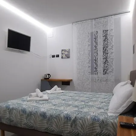 Ambrosia 马纳罗拉