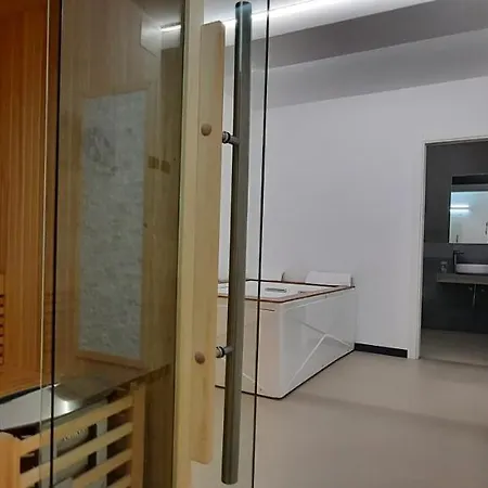 Ambrosia 招待所 4*